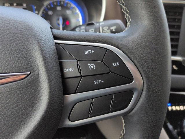 Used 2023 Chrysler Voyager LX FWD image 23
