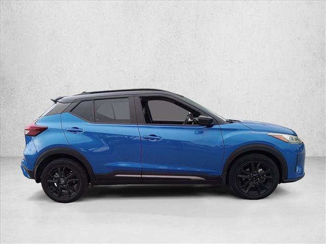 Used 2023 Nissan Kicks SR w/ SR Premium Package FWD image 4