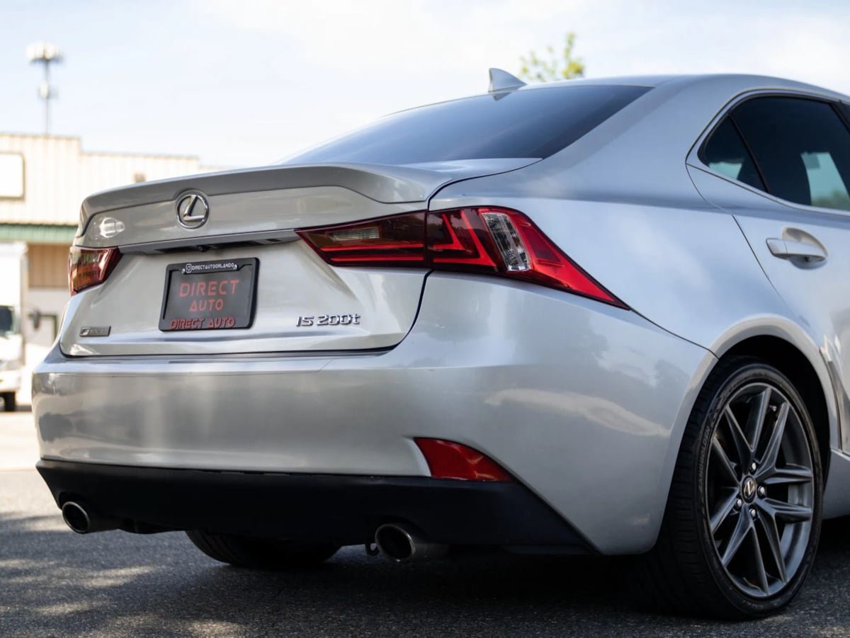 Used 2016 Lexus IS 200t w/ F Sport Package RWD image 11