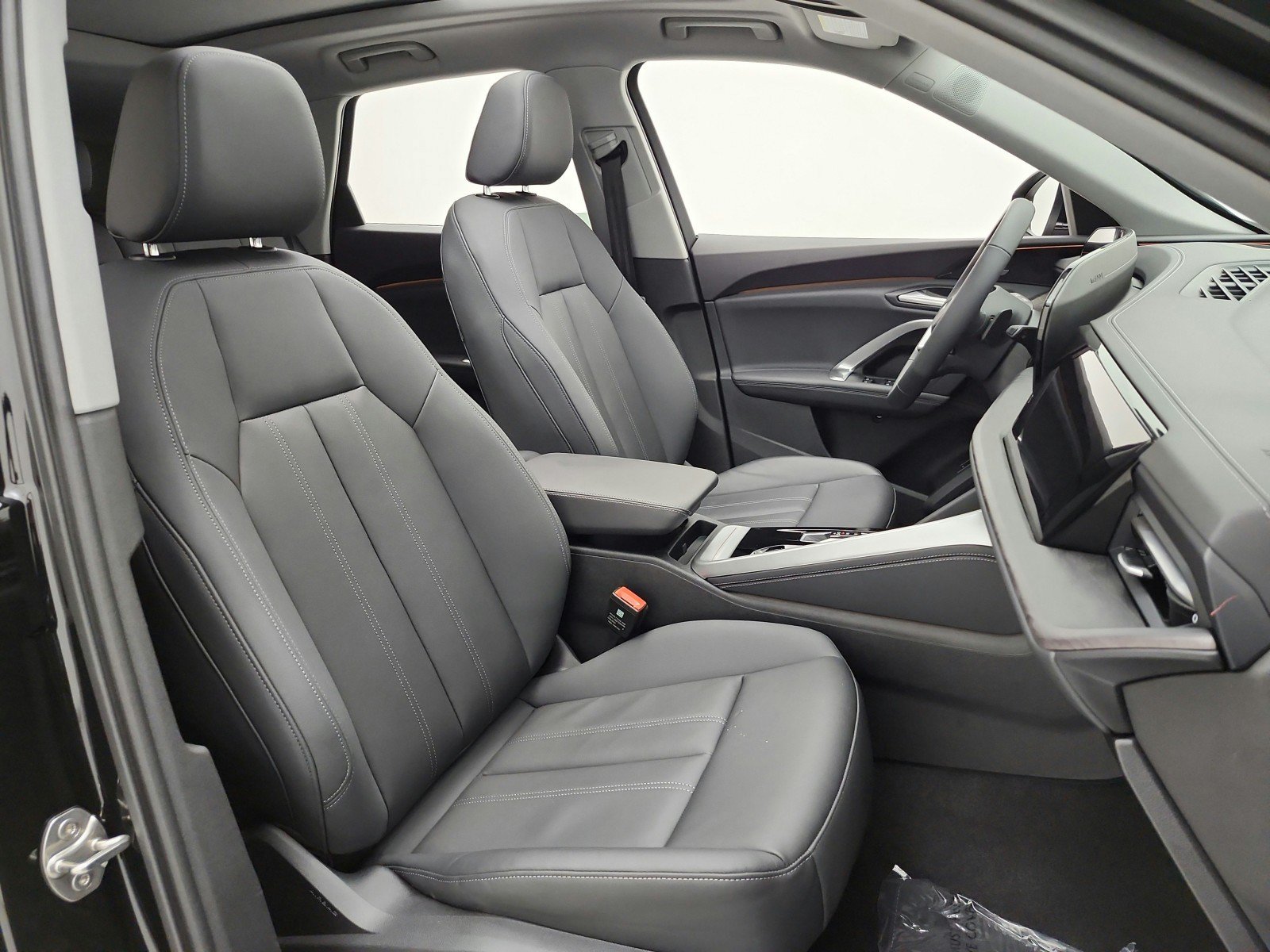Used 2025 Audi Q5 Premium w/ Premium Plus AWD/4WD image 30