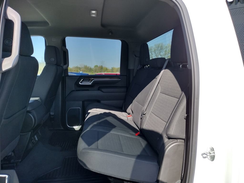 Used 2025 Chevrolet Silverado 2500 LT w/ Convenience Package AWD/4WD image 8