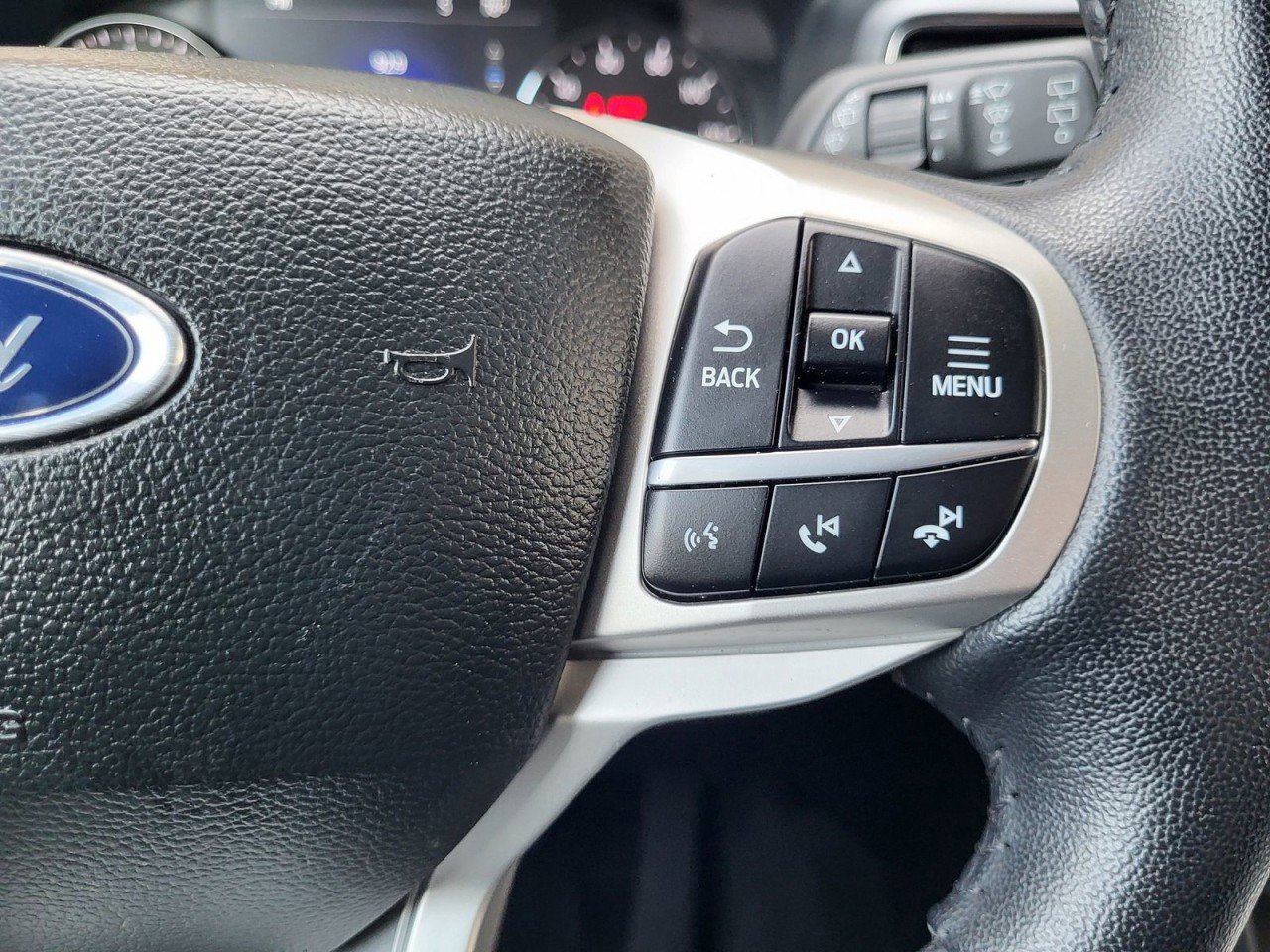 Used 2023 Ford Explorer Limited image 8