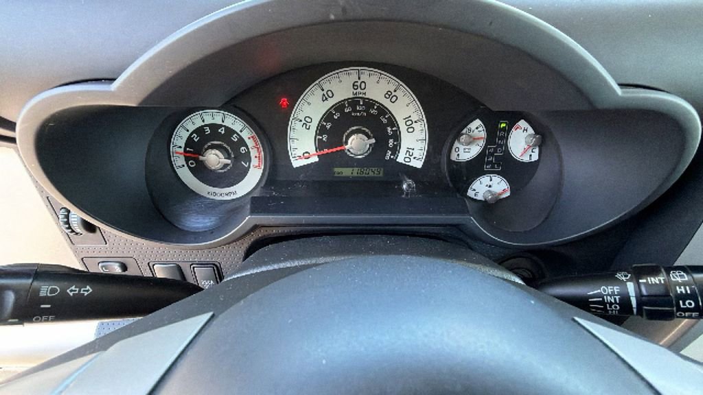 Used 2010 Toyota FJ Cruiser 4WD image 21