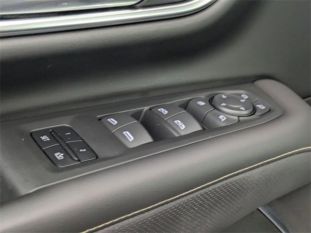 Used 2021 GMC Yukon XL SLT w/ SLT Premium Package image 10