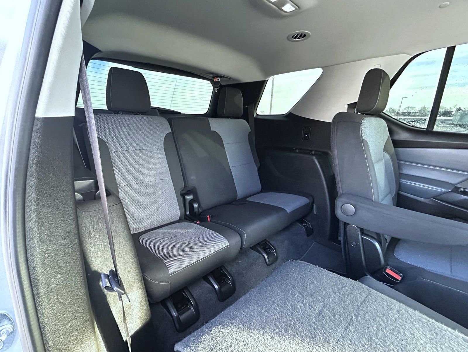 Used 2018 Chevrolet Traverse LT image 19