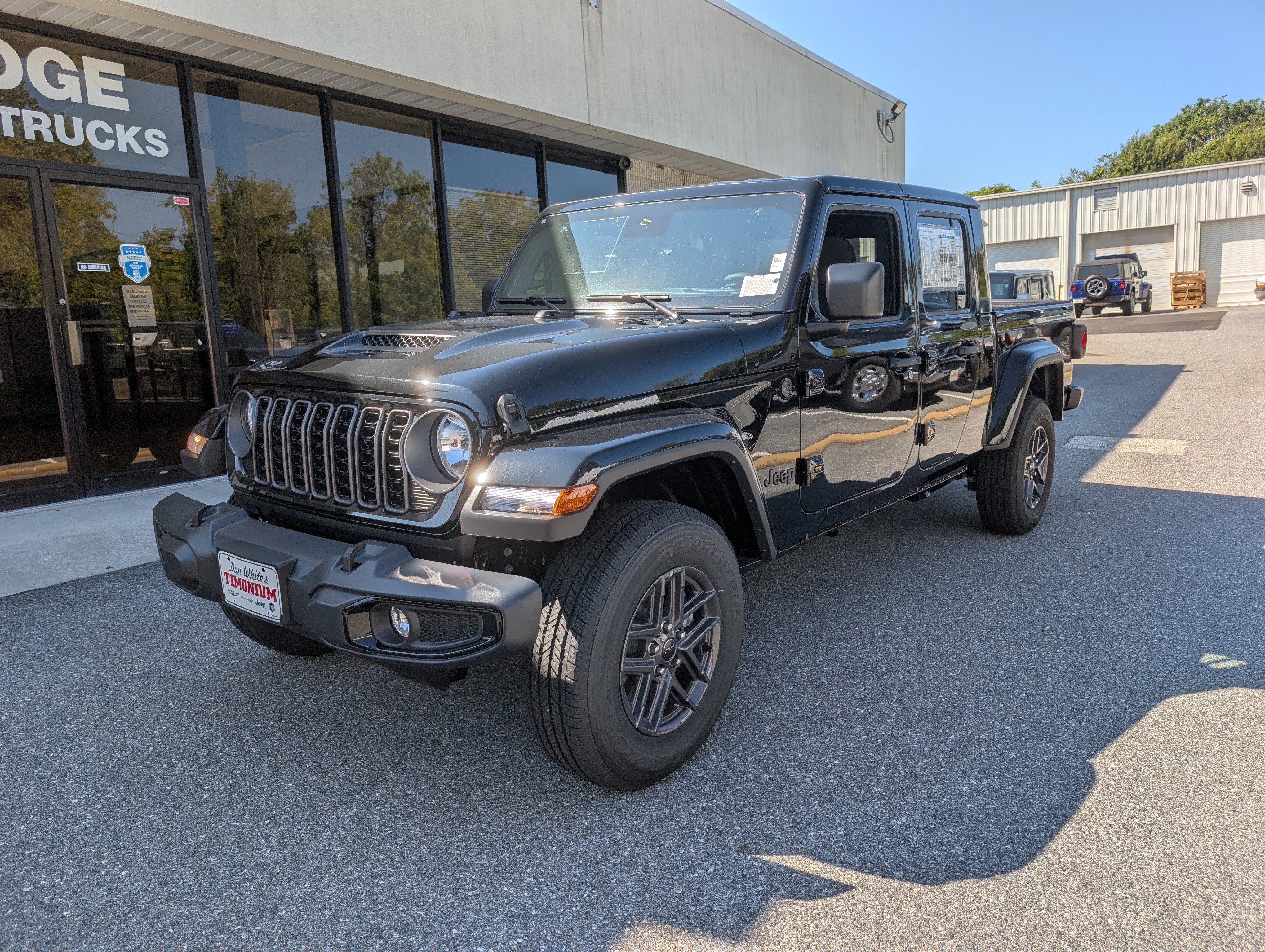 New 2025 Jeep Gladiator Sport