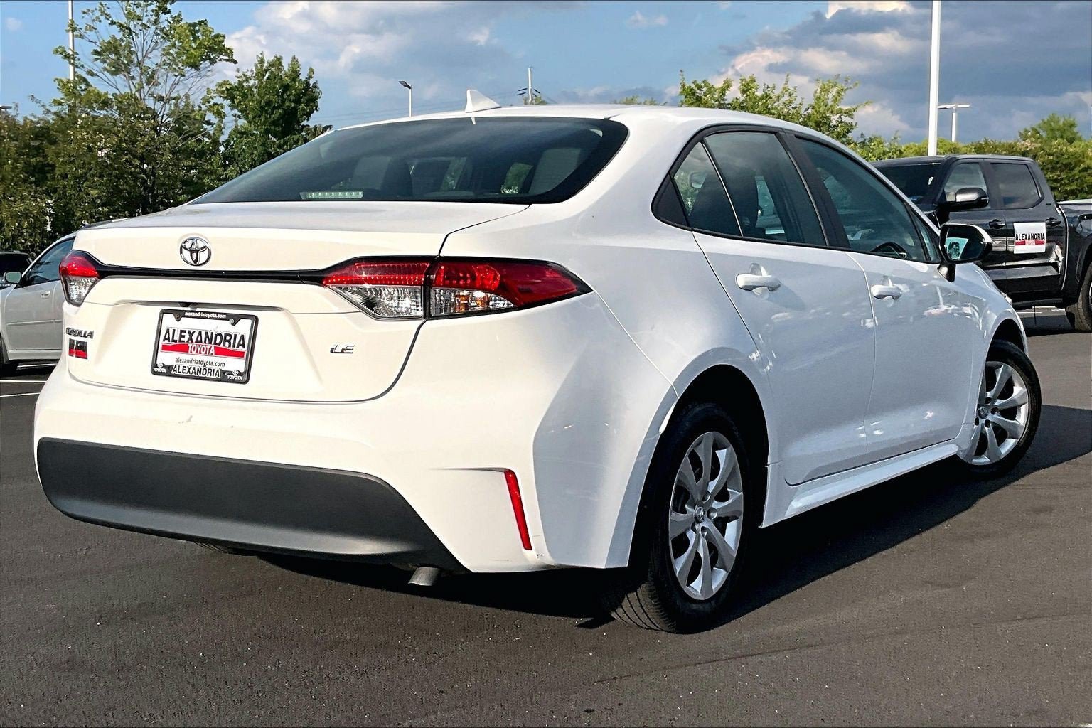 Used 2024 Toyota Corolla LE FWD image 12