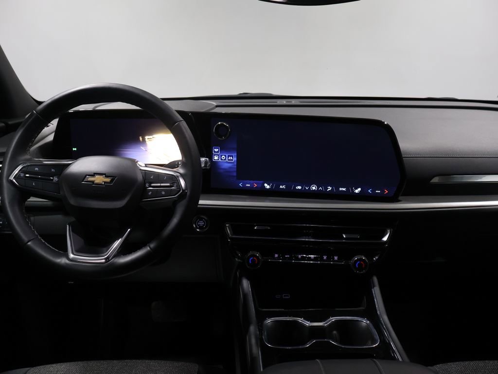 Used 2024 Chevrolet Traverse LT image 17