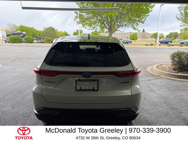 Used 2021 Toyota Venza LE AWD/4WD image 12