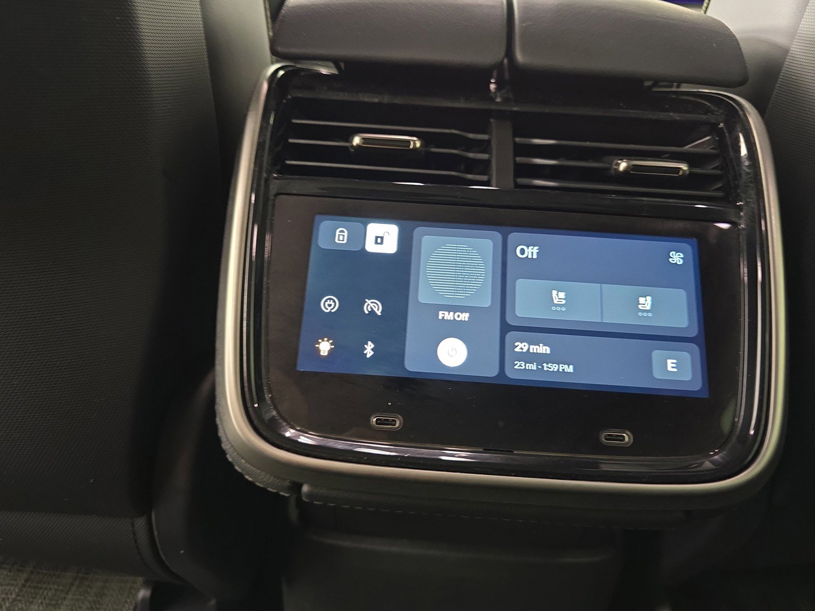 Used 2024 Rivian R1S Adventure image 30
