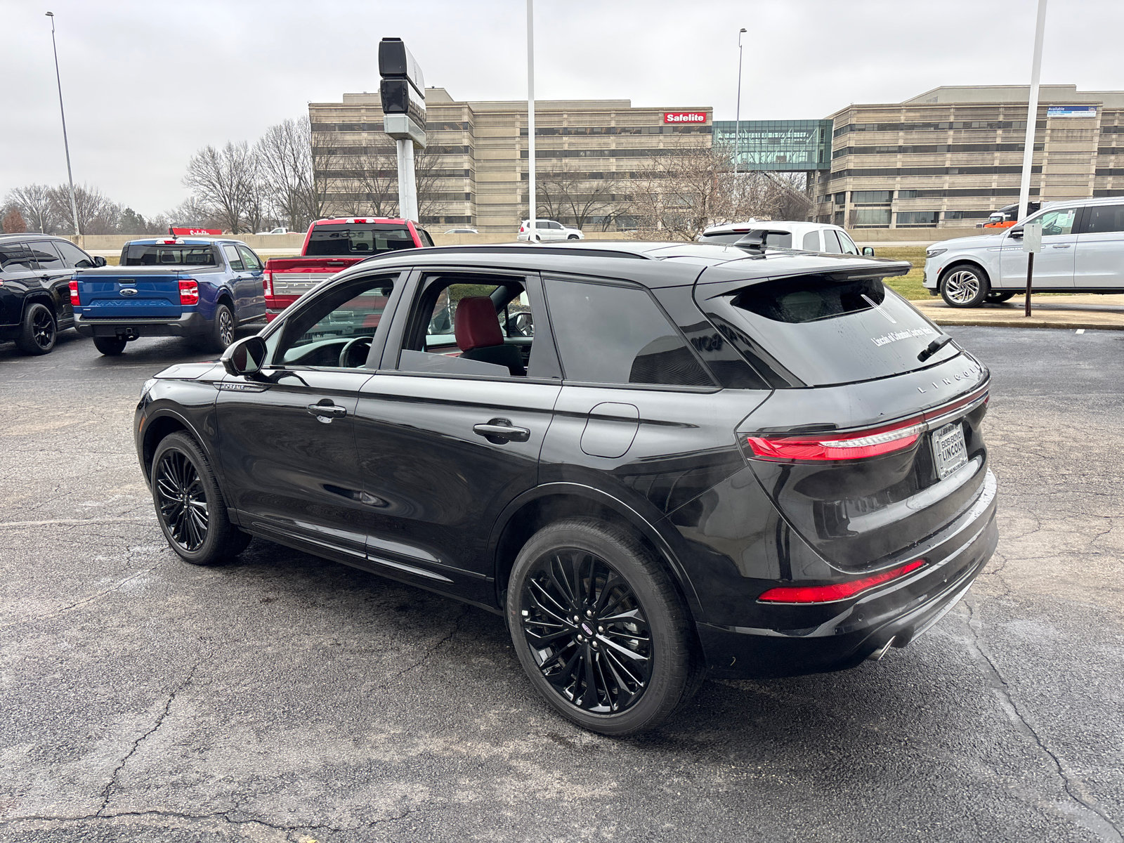 New 2026 Lincoln Corsair Reserve w/ Jet Appearance Package AWD/4WD image 5
