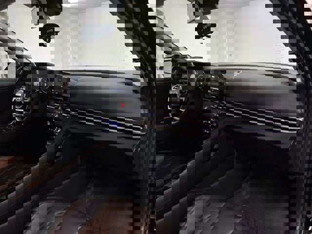 Used 2025 Hyundai Elantra Limited image 29