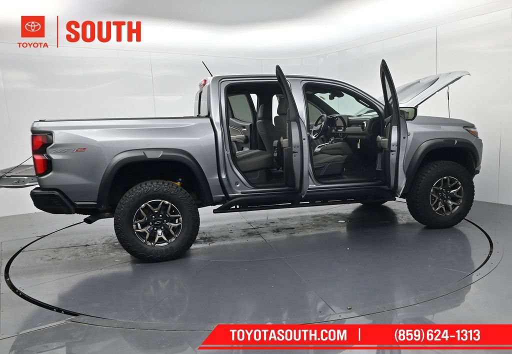 Used 2024 Chevrolet Colorado ZR2 w/ Technology Package AWD/4WD image 68