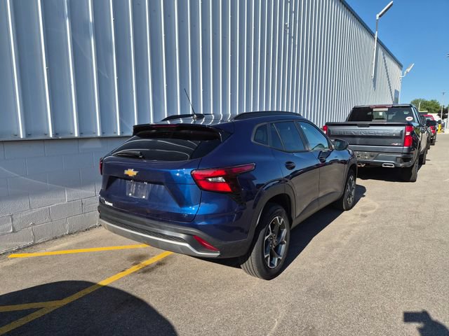Used 2024 Chevrolet Trax LT FWD image 5