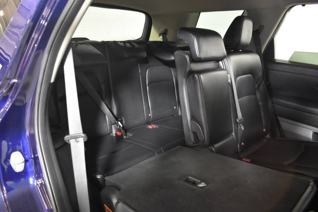 Used 2022 Nissan Pathfinder SL w/ SL Black Package AWD/4WD image 39