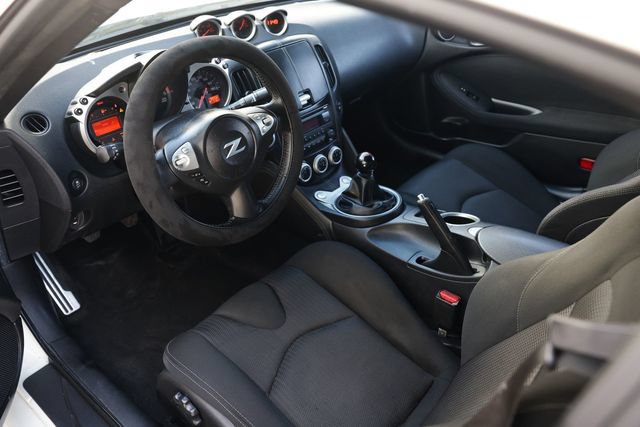 Used 2016 Nissan 370Z Coupe RWD image 6