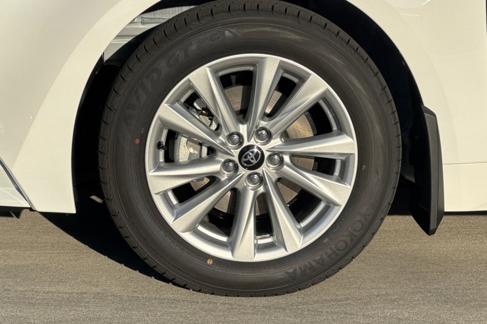 New 2027 Toyota Corolla LE w/ LE Premium Package FWD image 30