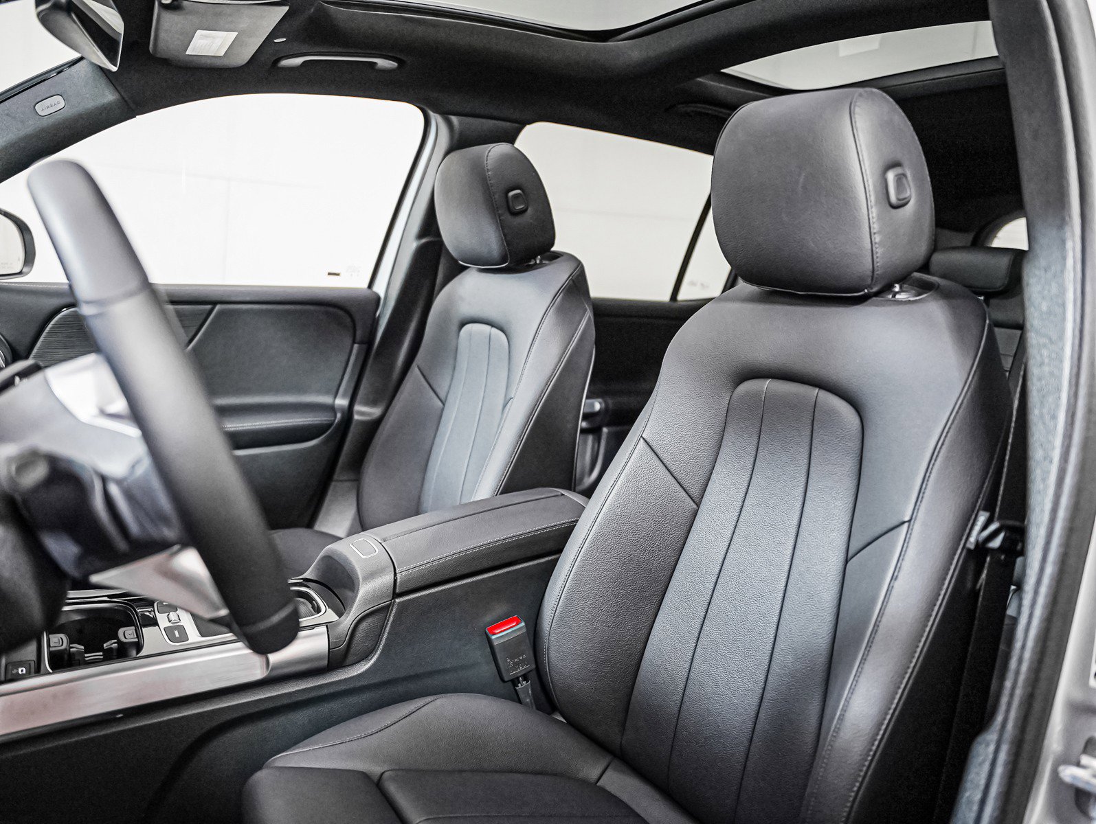 Certified 2026 Mercedes-Benz GLB 250 image 12