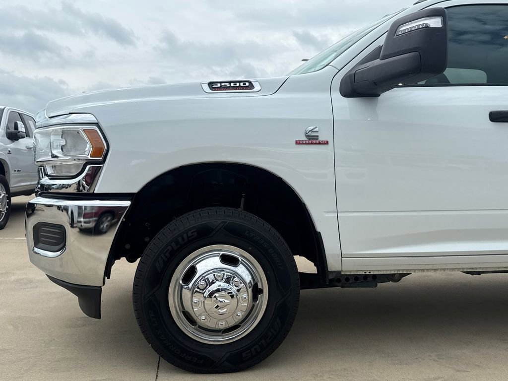 Used 2024 RAM 3500 Tradesman w/ Chrome Appearance Group AWD/4WD image 5