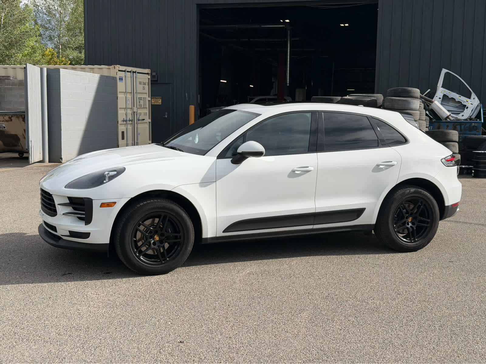 Used 2019 Porsche Macan AWD/4WD image 1