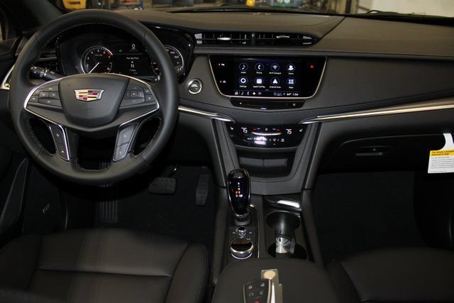 New 2026 Cadillac XT5 Luxury FWD image 10