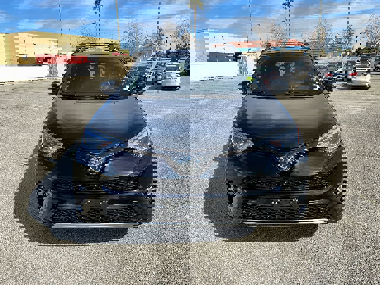 Used 2017 Toyota RAV4 SE image 3