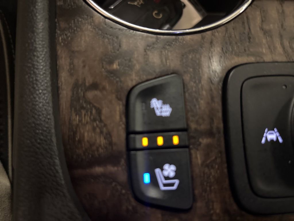 Used 2020 GMC Acadia Denali w/ Denali Ultimate Package image 20