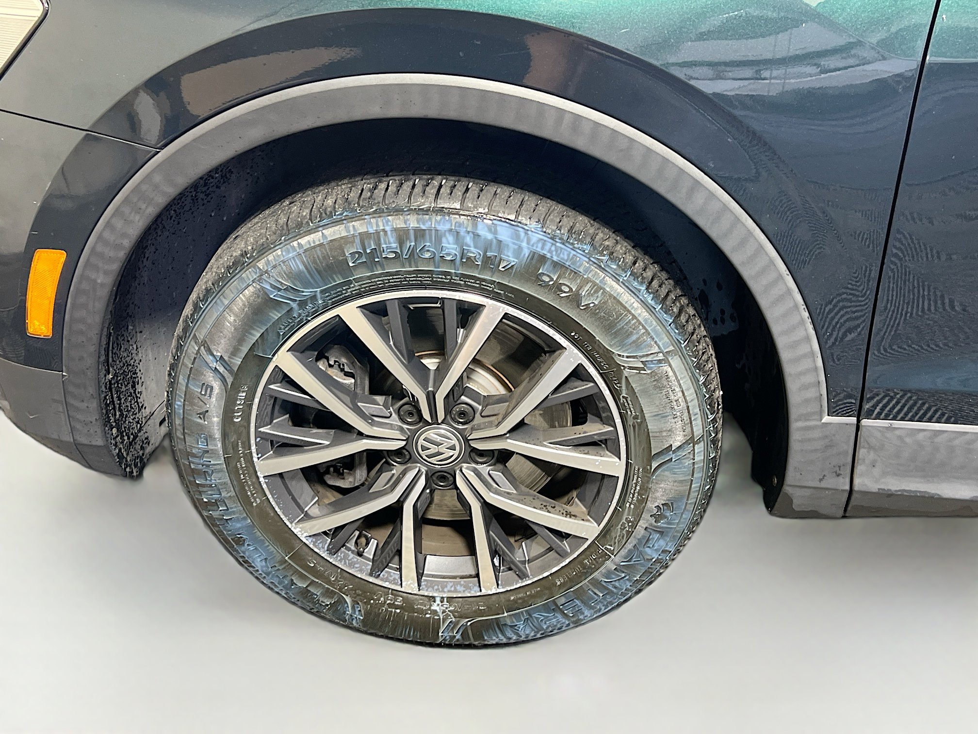 Used 2019 Volkswagen Tiguan SE AWD/4WD image 13