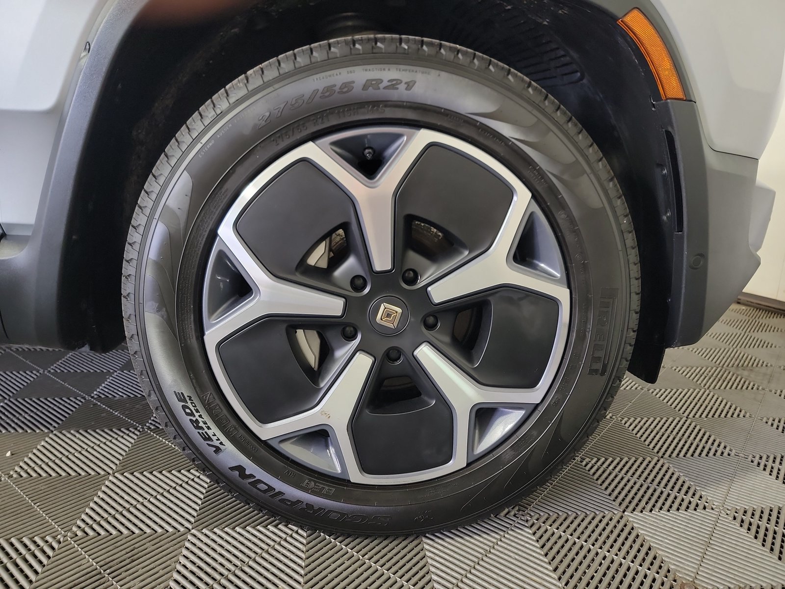 Used 2024 Rivian R1T Adventure Dual AWD/4WD image 11