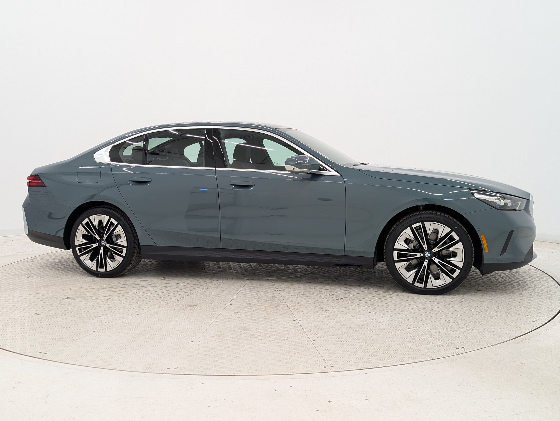 New 2026 BMW 530i w/ Premium Package RWD image 8