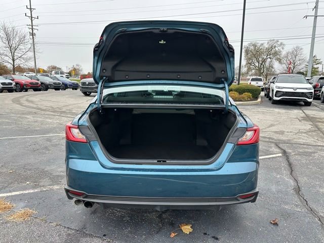 Used 2025 Toyota Camry SE image 34