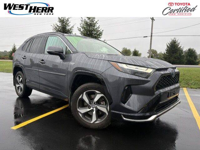 Used 2022 Toyota RAV4 SE w/ Weather & Moonroof Package