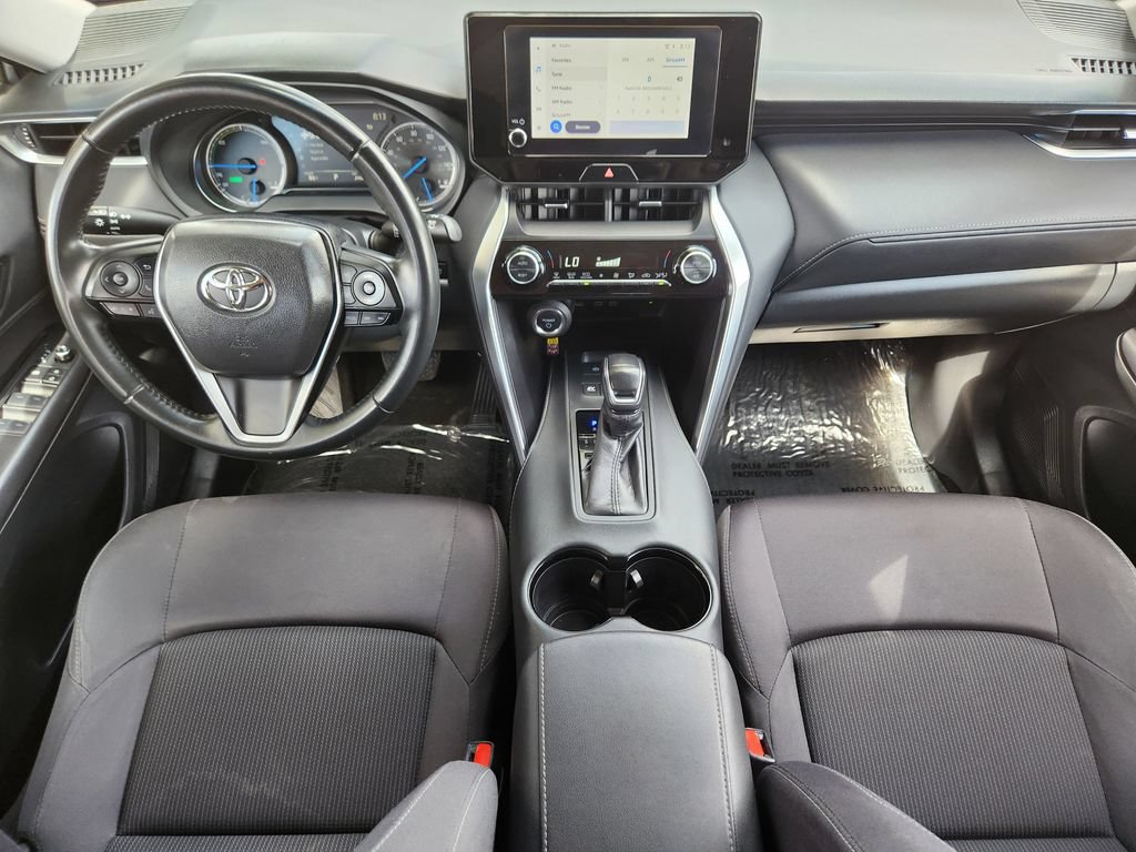 Used 2024 Toyota Venza LE AWD/4WD image 16