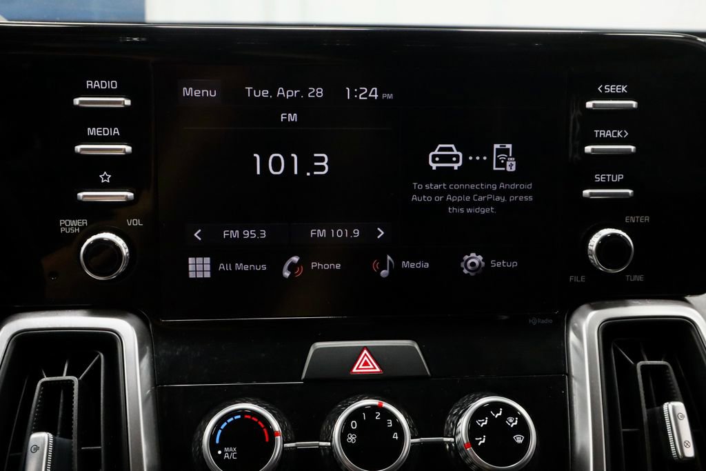 Used 2023 Kia Sorento LX FWD image 3