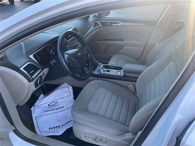 Used 2018 Ford Fusion SE image 19