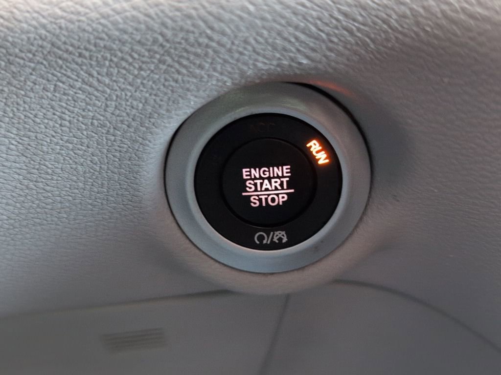 Used 2024 Chrysler Pacifica Touring-L image 34