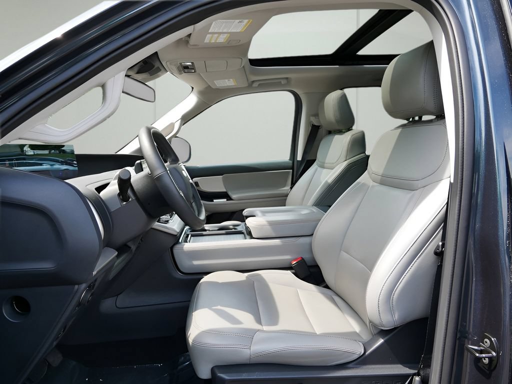 Used 2025 Ford Expedition Active AWD/4WD image 10