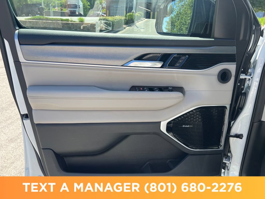 New 2026 Jeep Grand Wagoneer L Limited AWD/4WD image 10