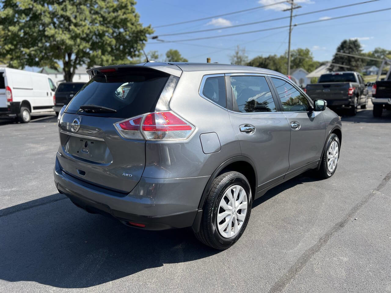 Used 2015 Nissan Rogue S image 5
