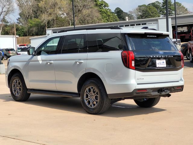 Used 2025 Ford Expedition Active RWD image 6