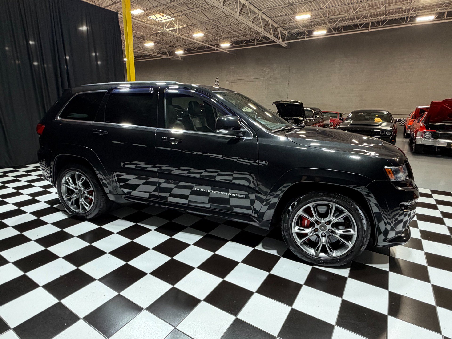 Used 2014 Jeep Grand Cherokee SRT8 w/ Luxury Group II AWD/4WD image 16