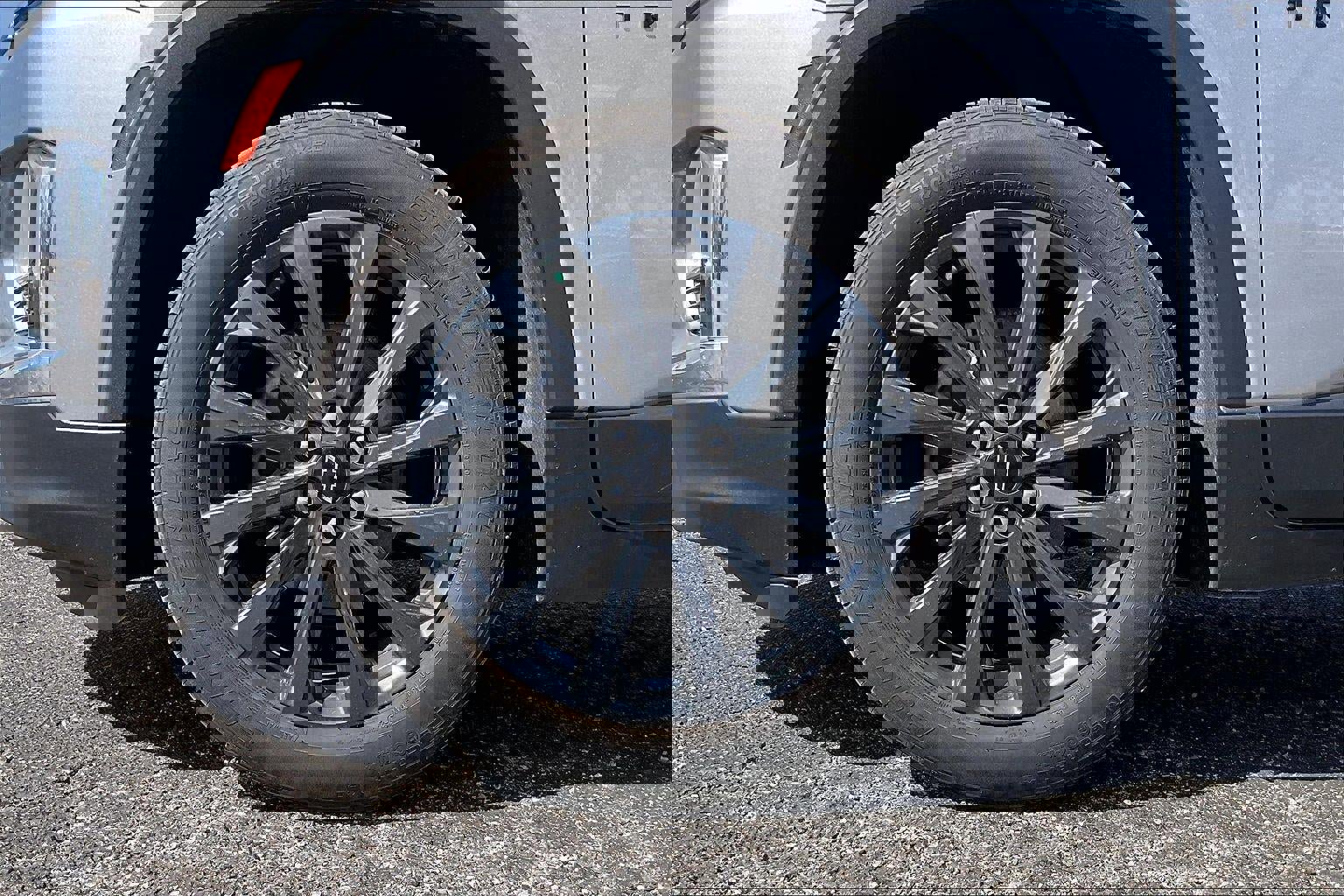 Used 2023 Chevrolet Traverse RS image 9