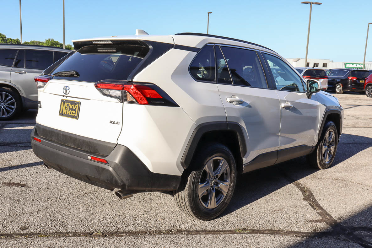 Used 2024 Toyota RAV4 XLE FWD image 4