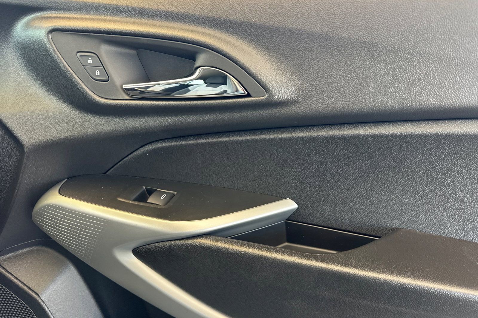 New 2026 Chevrolet Trax LS w/ LS Convenience Package image 19