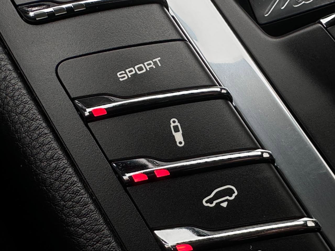 Used 2018 Porsche Macan GTS image 8
