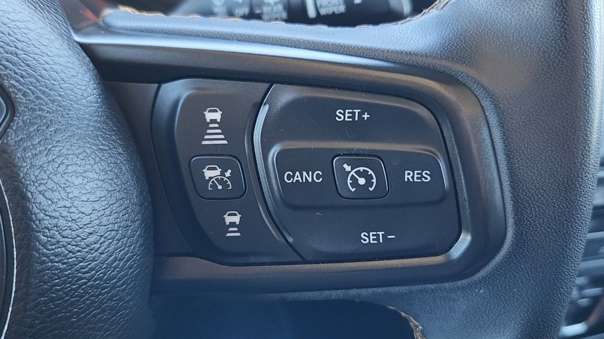 Used 2024 Jeep Wrangler Sport S image 13