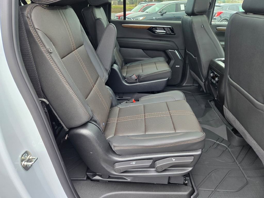 New 2026 Chevrolet Suburban High Country w/ Sun And Tow Package image 8