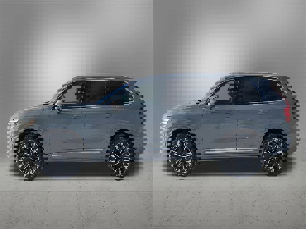 New 2026 Volvo XC90 B6 Plus w/ Protection Package Premier image 3