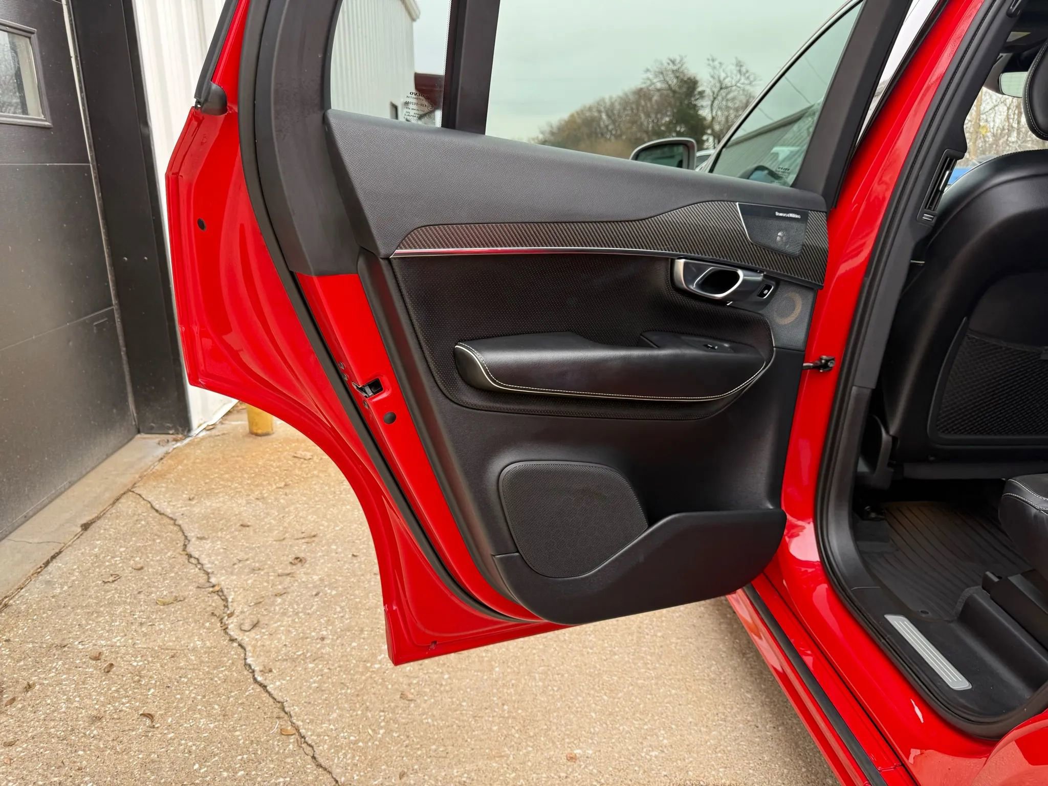 Used 2017 Volvo XC90 T6 R-Design w/ Vision Package image 12