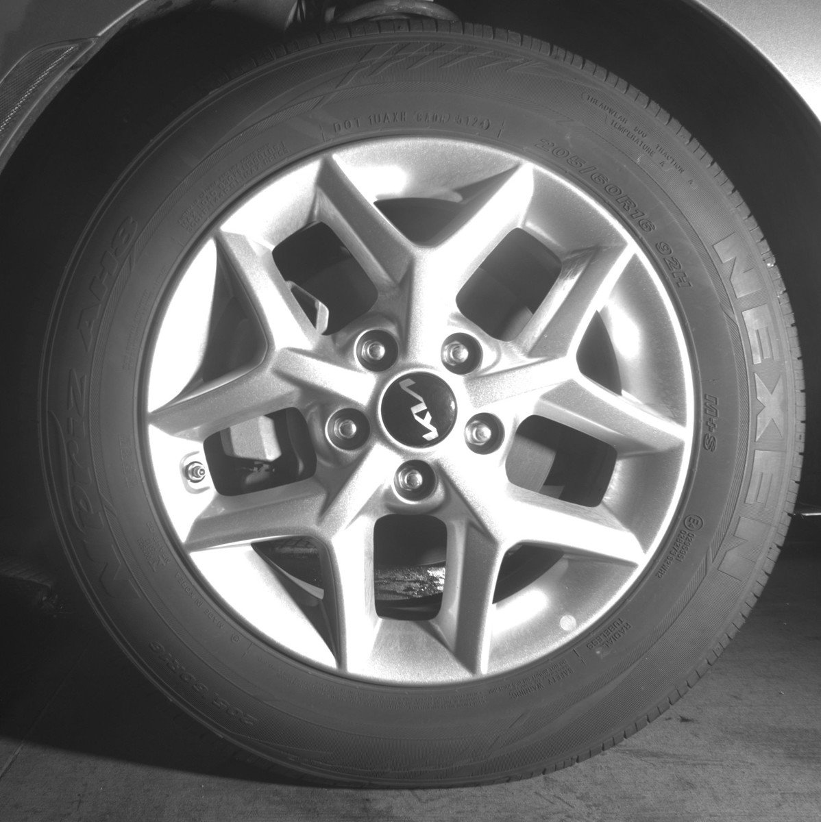 Used 2025 Kia Soul LX w/ LX Technology Package FWD image 12